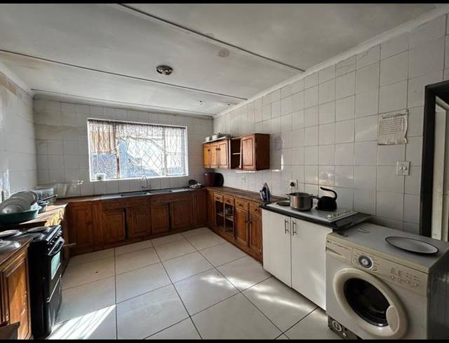 9 BEDROOM HOUSE FOR SALE IN TURFFONTEIN